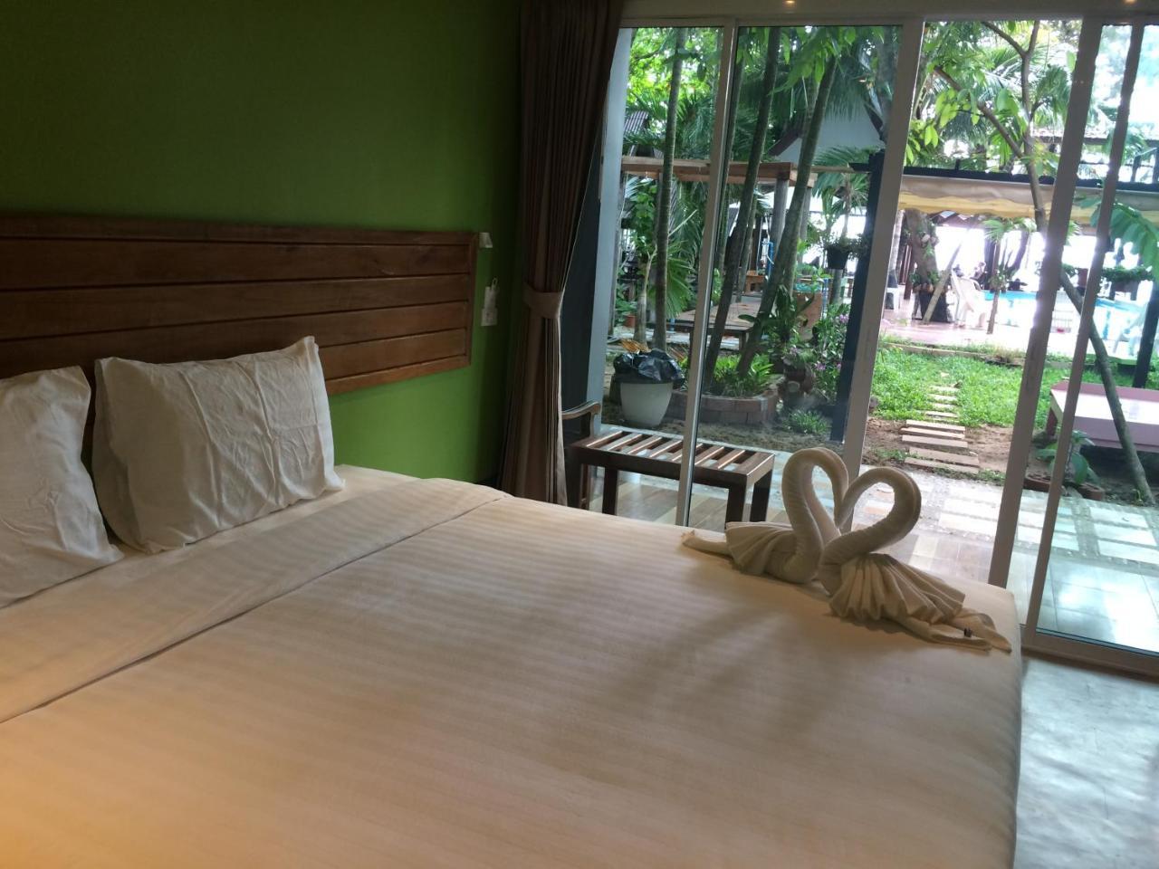 Apple Beachfront Resort Trat Exterior photo